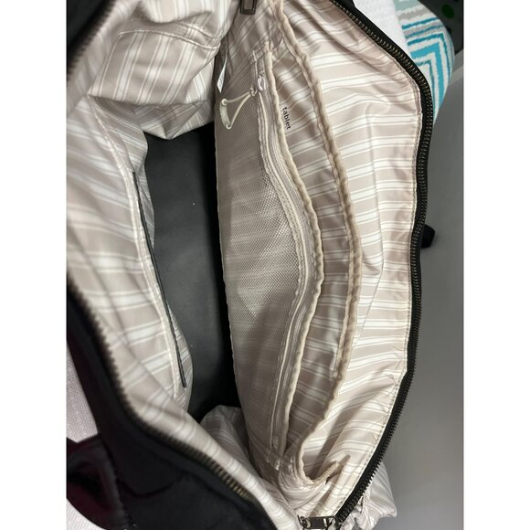 LULULEMON Vinyasa To Vino Black Leather Ex Large Gym Shoulder Bag - Picture 7 of 12